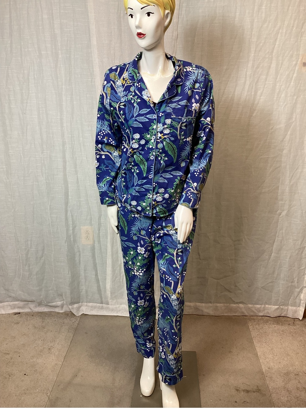 Right Paper Co. X The Company Store: Peacock Poplin Pajama Set; Size: M